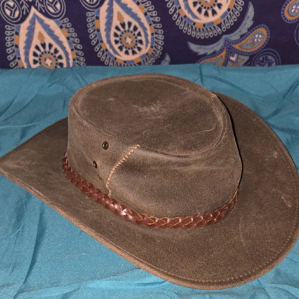 Oztrala Jacaru Collection  Lg  Leather